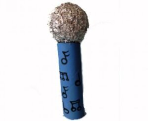 microfono de papel reciclado